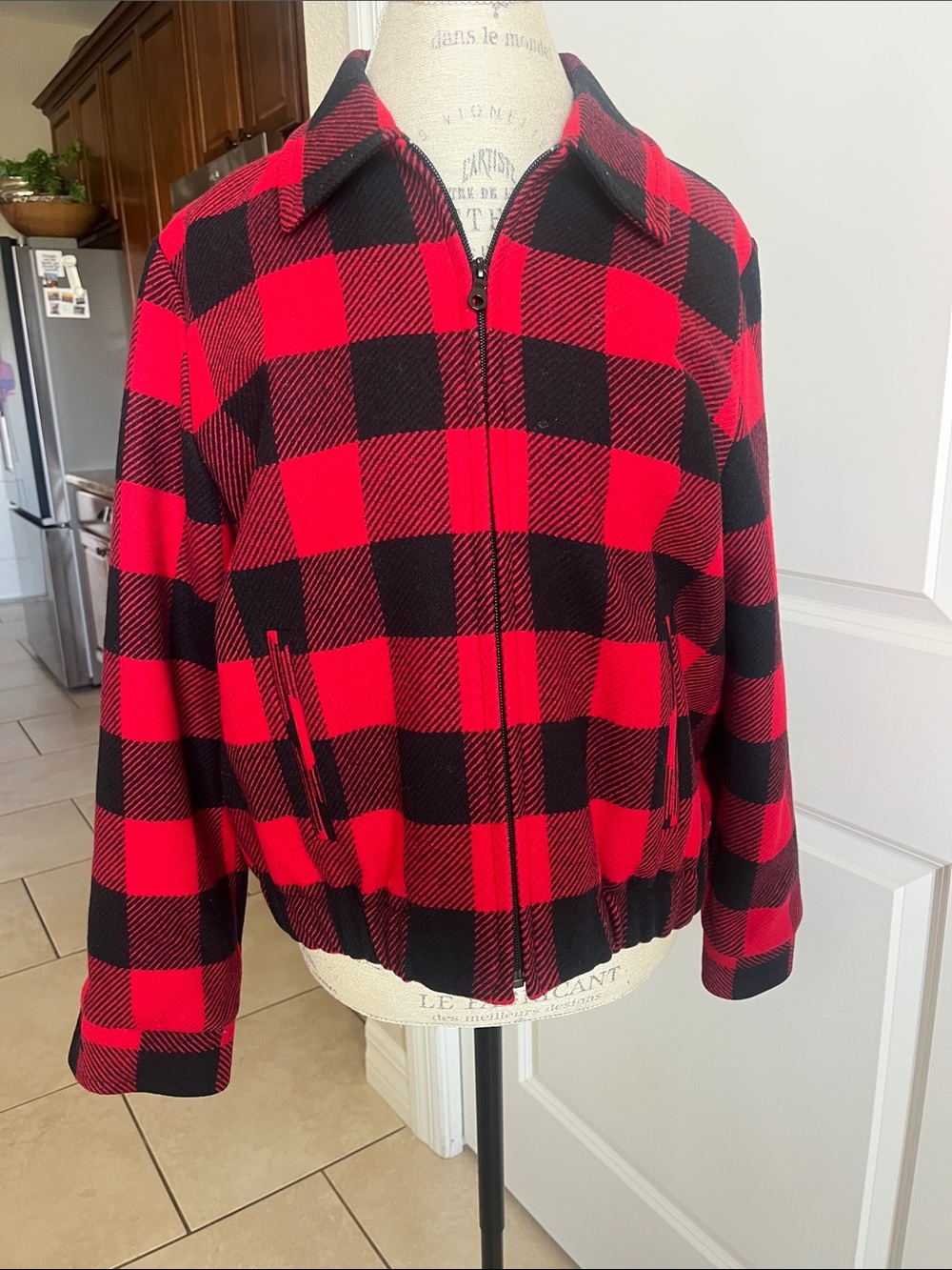 Like new vintage Pendleton red and black buffalo check wool zip up jacket medium
